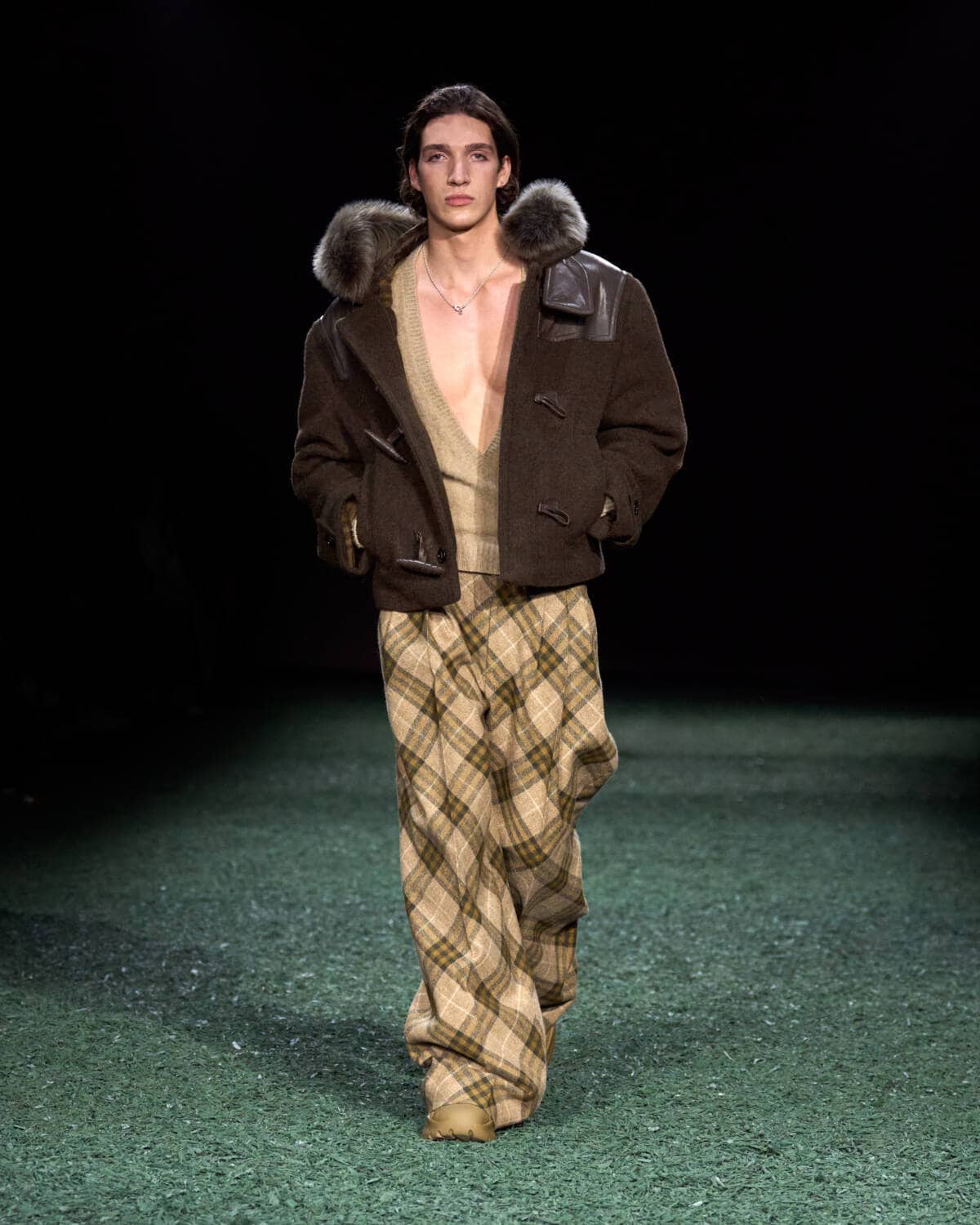 BURBERRY アヴリル テディインターシャ セータードレス　128 BURBERRY（バーバリー） メンズクルーネックセーター ニット 8095294 1